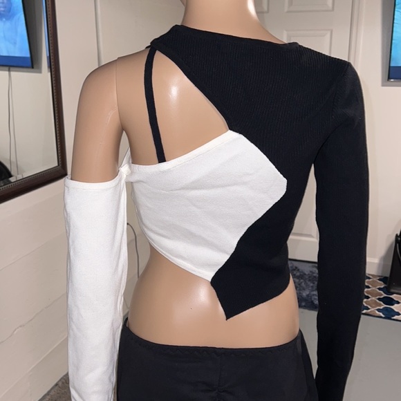 Off The Shoulder Top - Picture 2 of 2